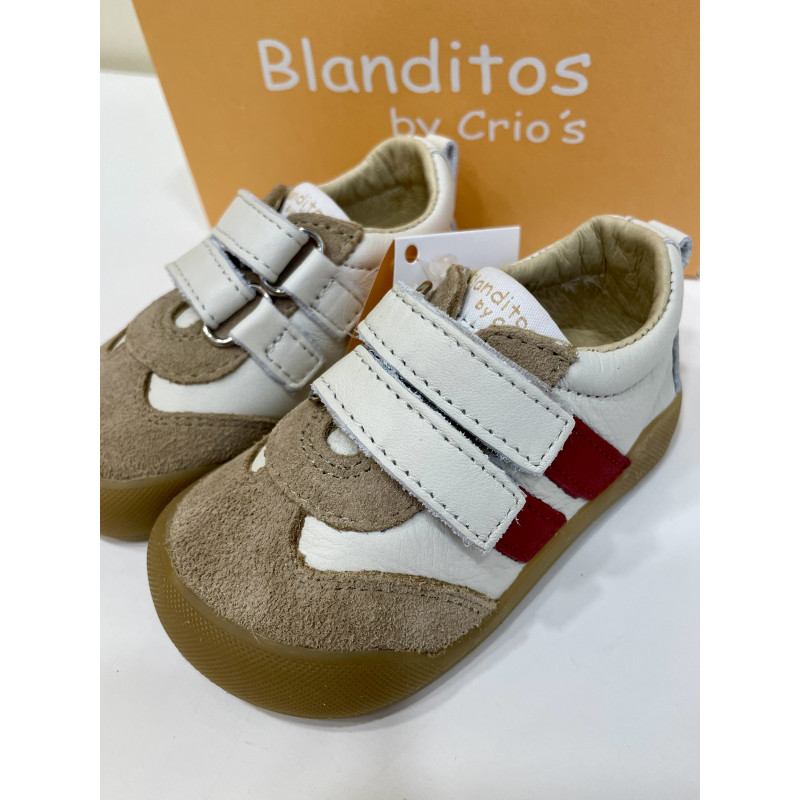 Deportiva de Blanditos arena con líneas burdeos